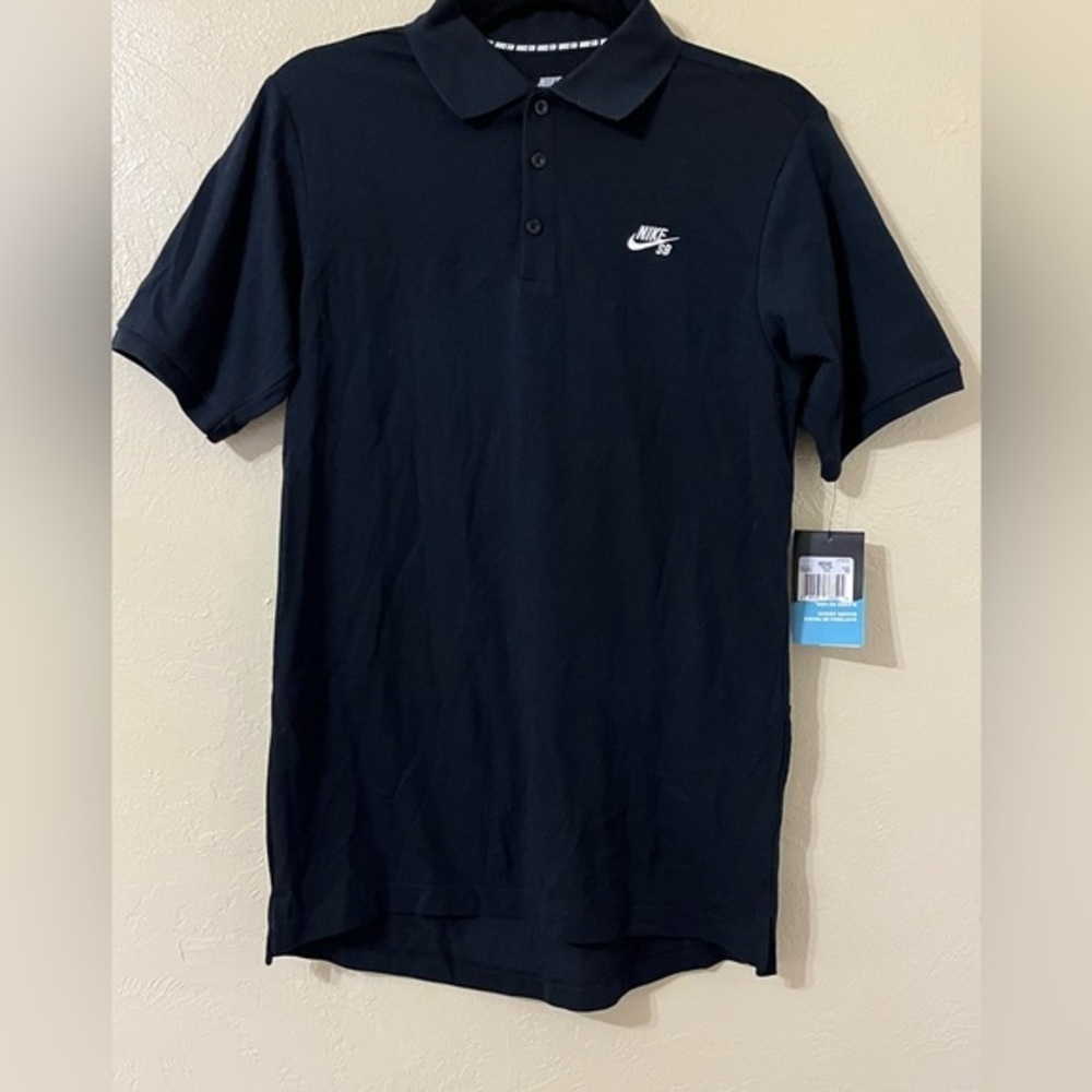 Nike SB Polo Shirt Mens Medium Pique Knit Skateboarding Logo Short Sleeve